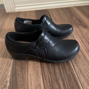 Clarks Women's May Marigold Slip-On Loafer size 7.5